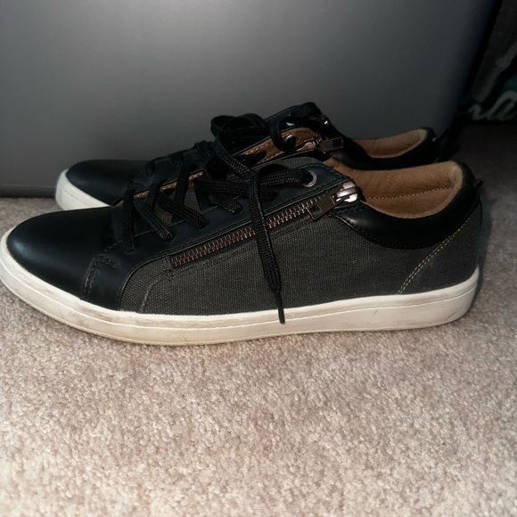 Black and Gray Sneakers - Picture 3 of 7